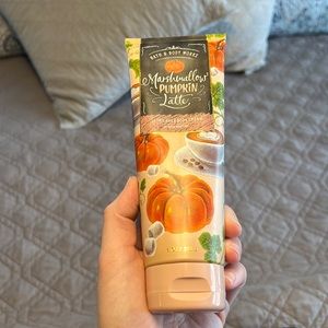 Bath & Body Works Marshmallow Pumpkin Latte Lotion.